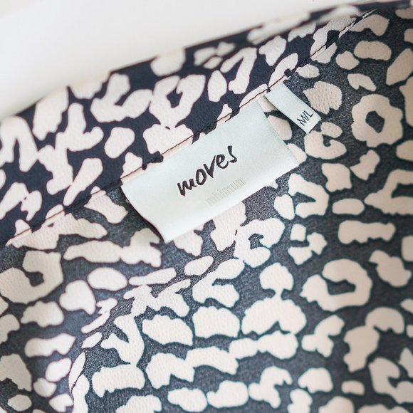 Moves by Minimum | Zebra Polyester Robe | Size M - Picture 4 of 6